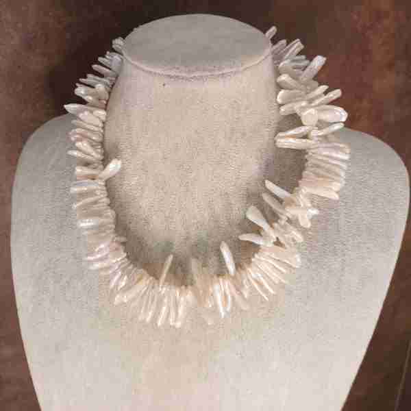 Collar de perlas de río