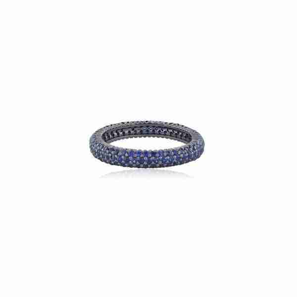 Anillo tipo alianza con zafiros