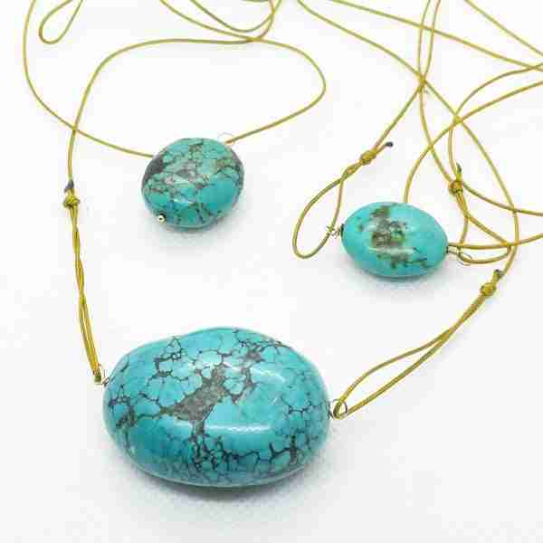 Colgante con turquesa natural grande