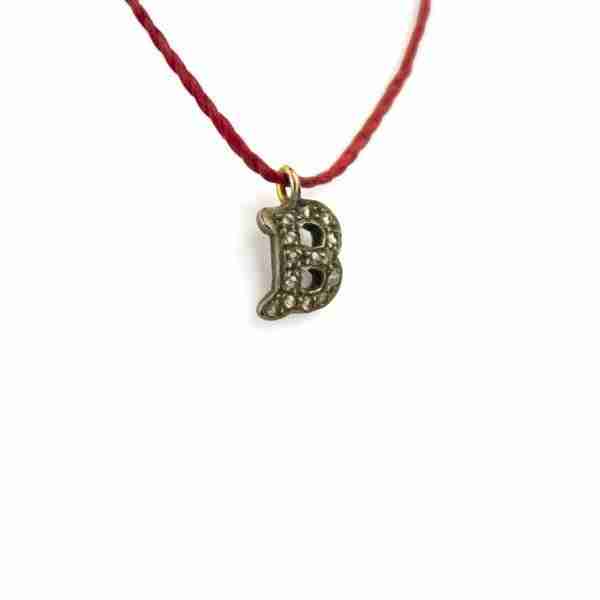 Colgante letra B con diamantes