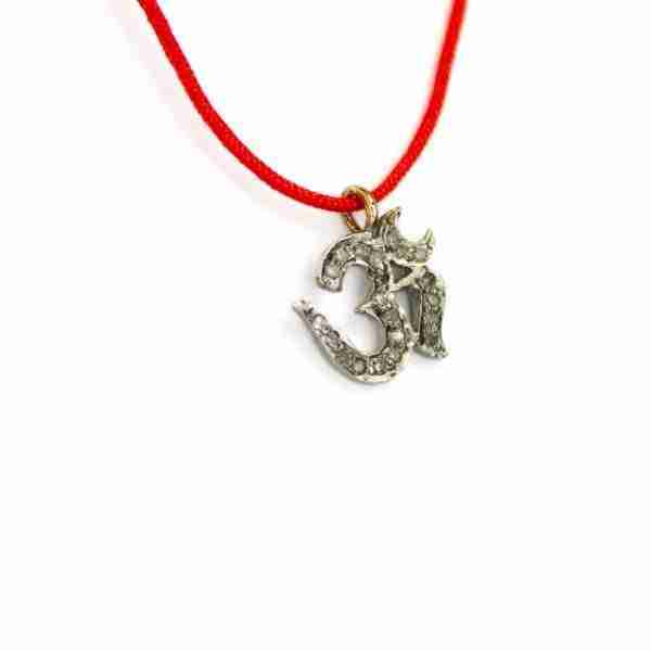 Colgante OM con Diamantes