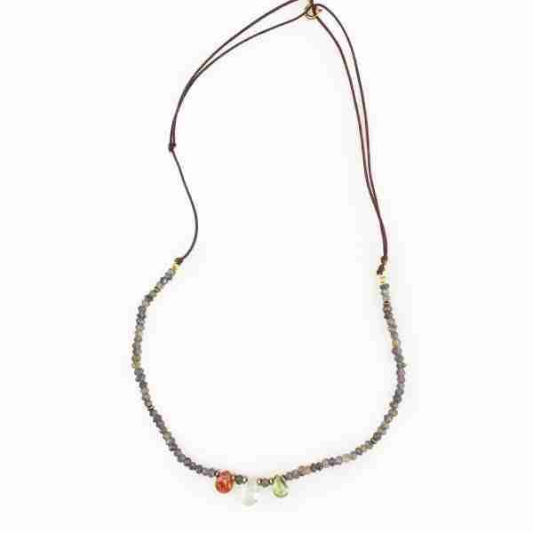 Collar multipiedras