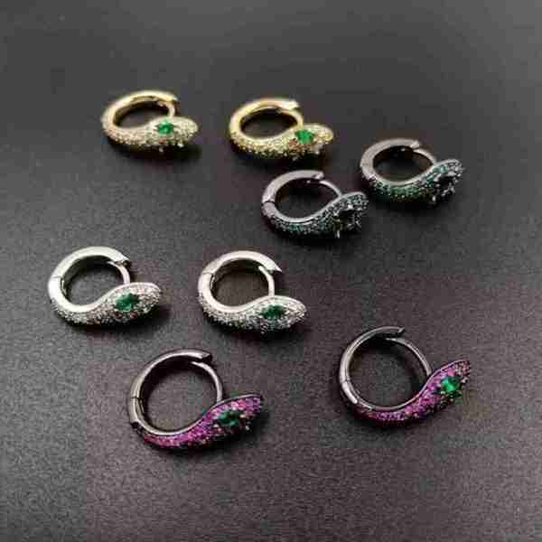 MECOLLECTION - Pendientes en forma de serpiente con circonitas