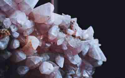 El cuarzo rosa, la piedra del amor