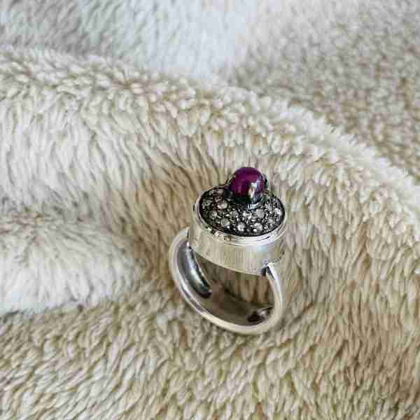 Belkis' Collection-Anillo con  rubí