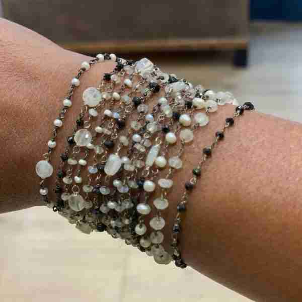 Mother’s bracelet  hecho a mano con ónix y piedra luna