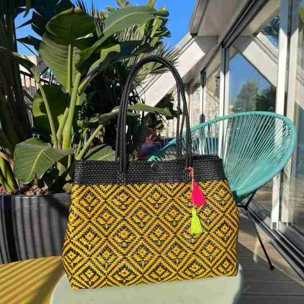 Bolso grande tejido modelo GRAN BOTONES